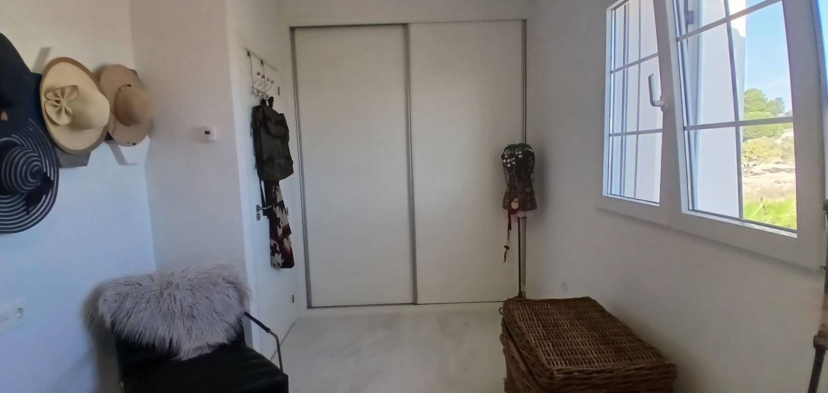 Wederverkoop - Detached villa - 