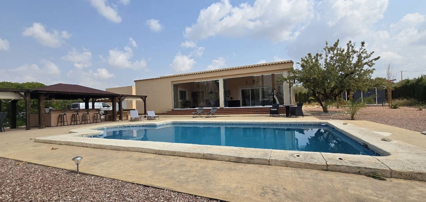 Wederverkoop - Detached villa - 