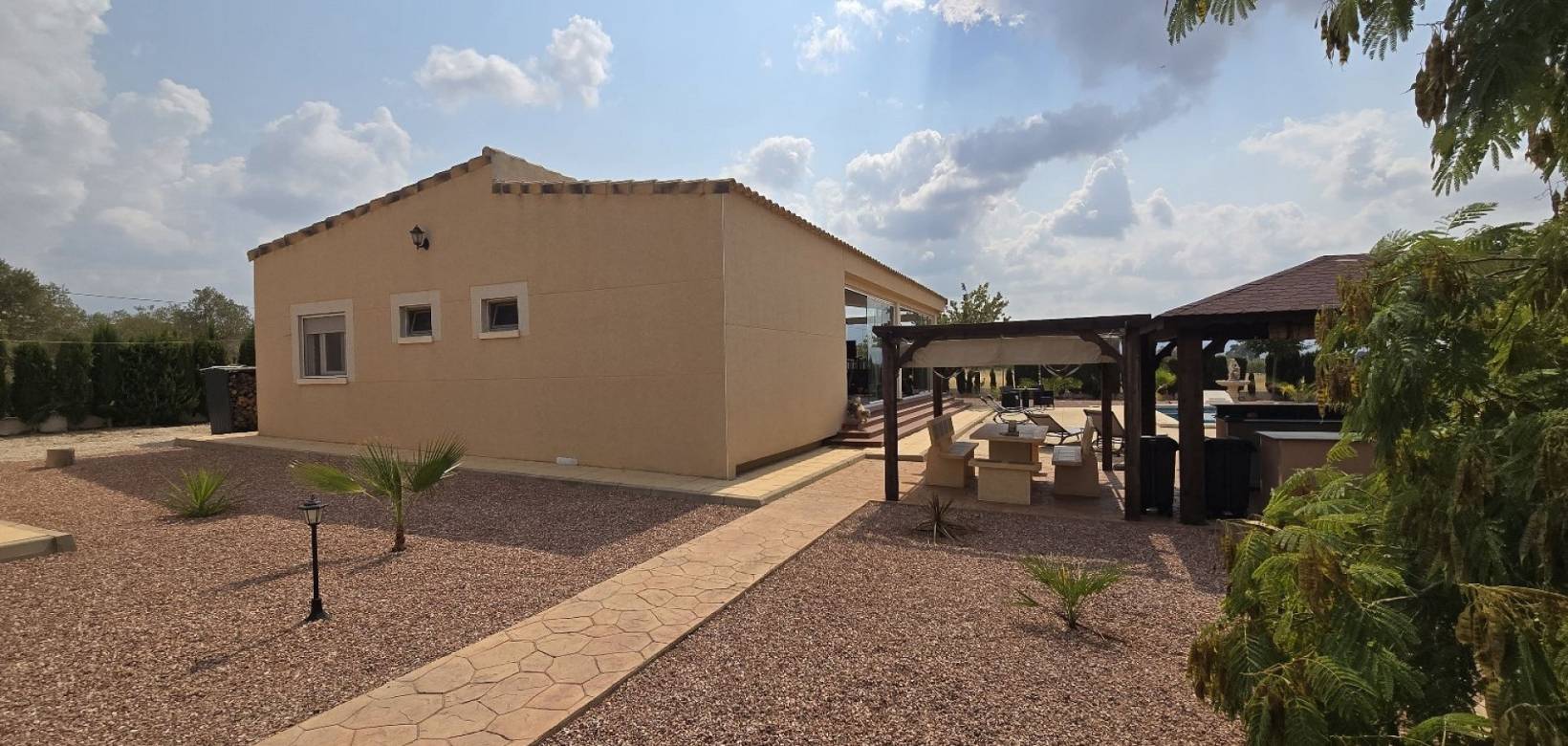 Wederverkoop - Detached villa - 