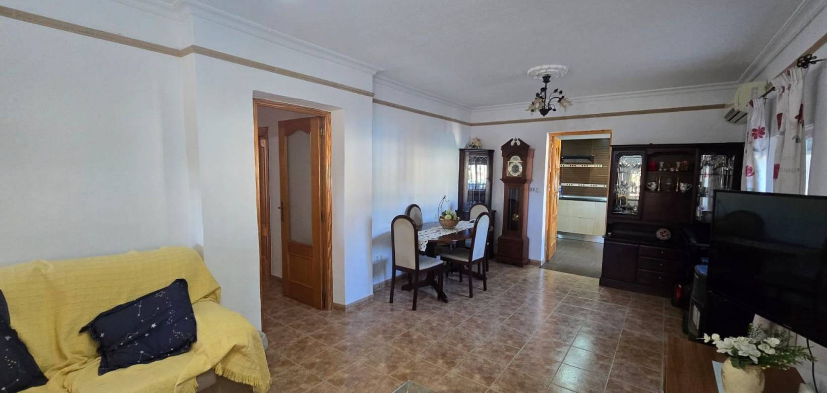 Wederverkoop - Detached villa - 