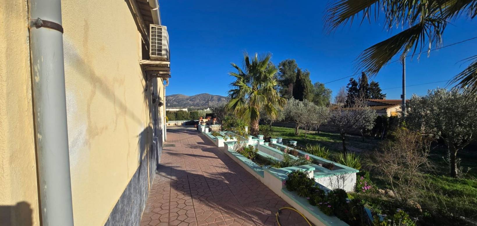 Wederverkoop - Detached villa - 