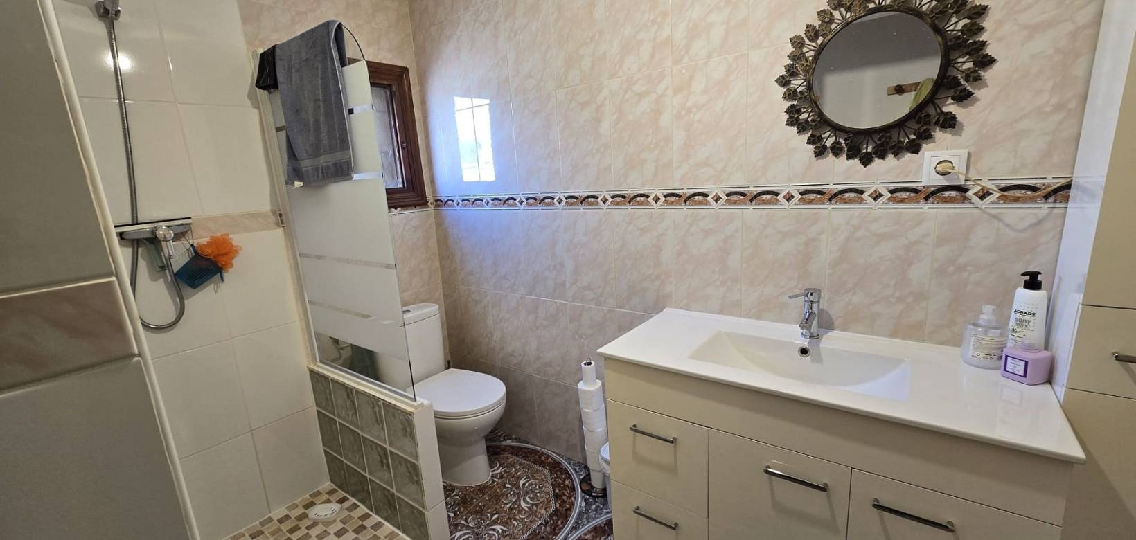 Wederverkoop - Detached villa - 