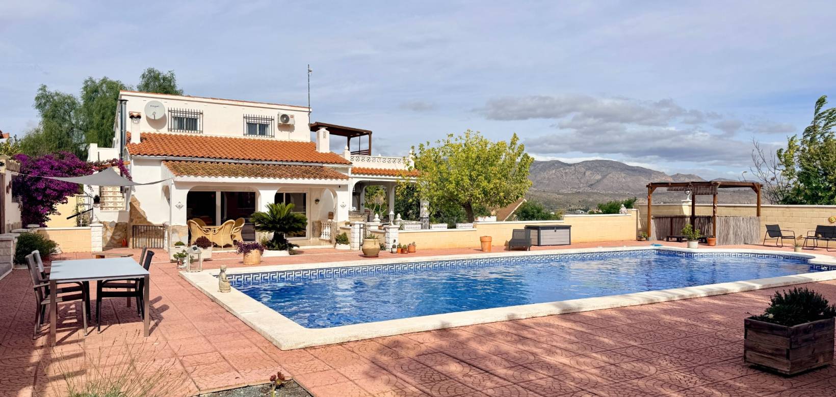 Wederverkoop - Villa - Detached - Hondón de los Fráiles