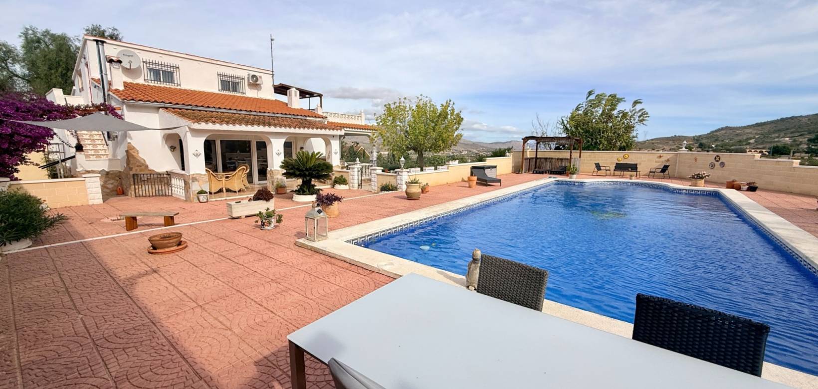 Wederverkoop - Villa - Detached - Hondón de los Fráiles