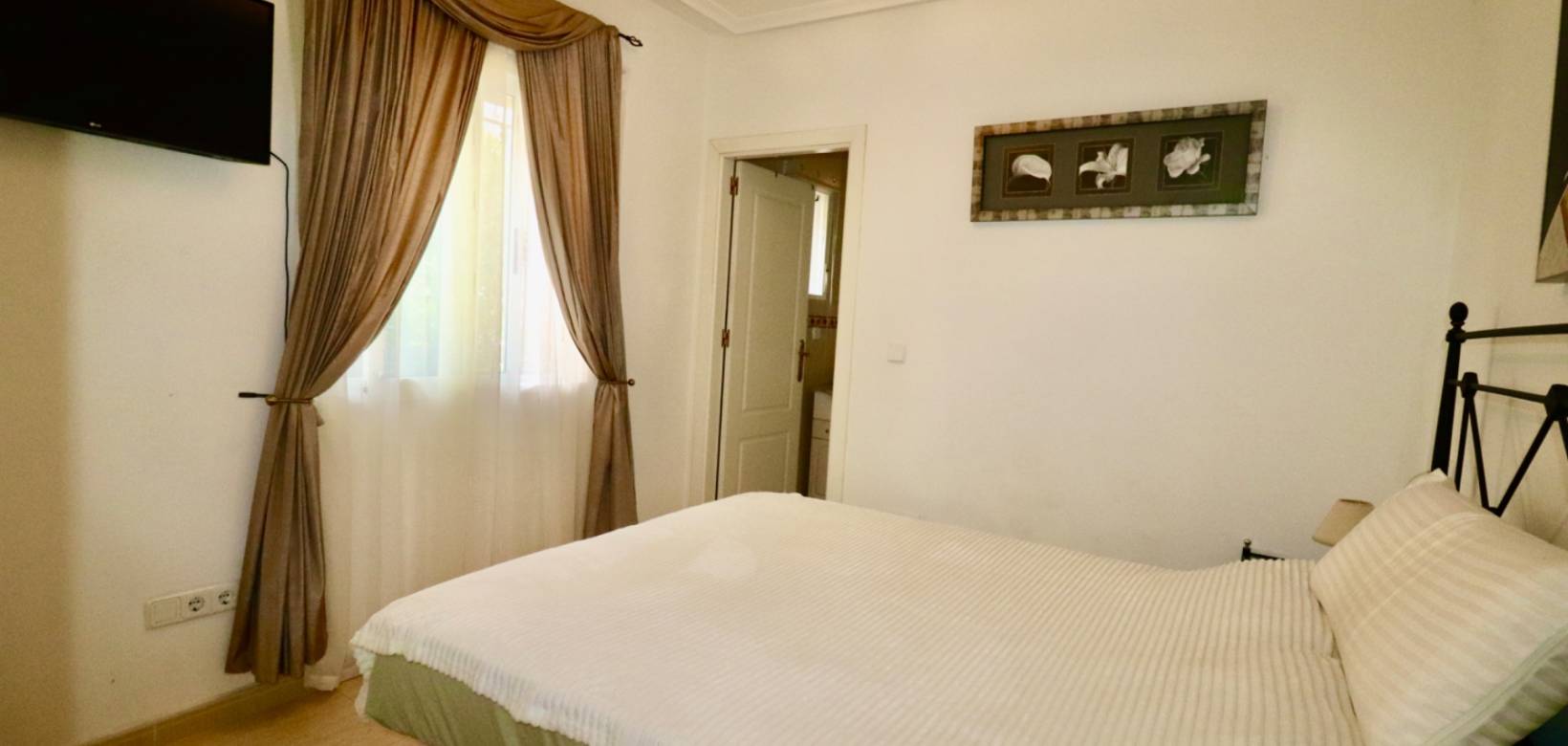 Wederverkoop - Villa - Guardamar del Segura - El Raso