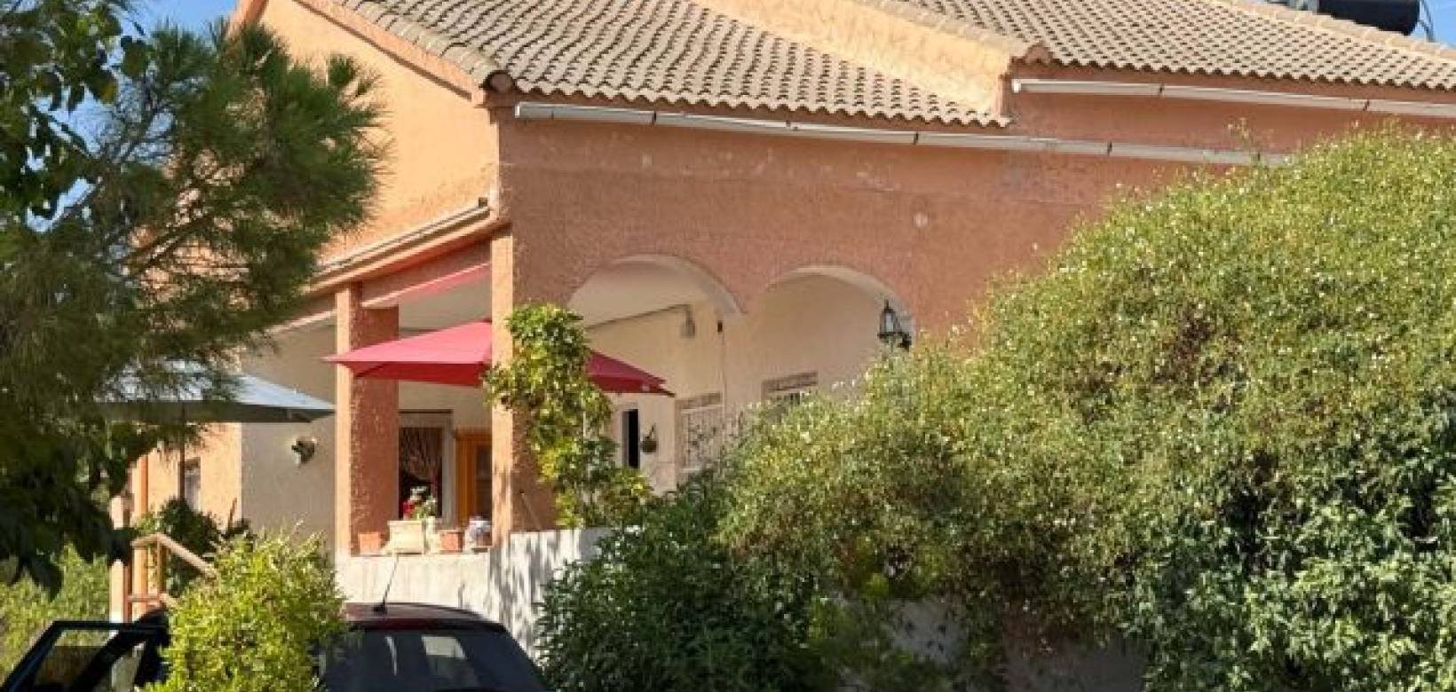 Wederverkoop - Villa - Hondón de las Nieves