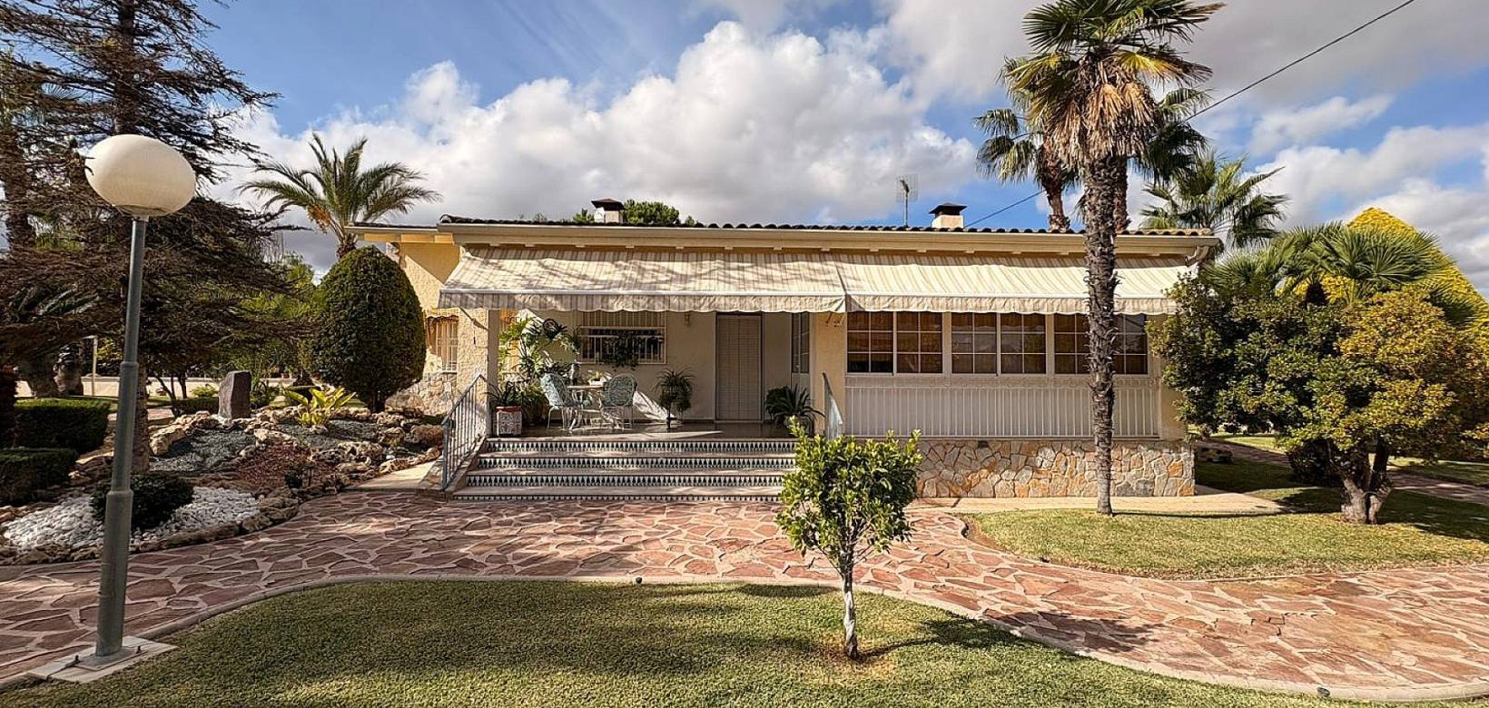 Wederverkoop - Villa -  - Monovar