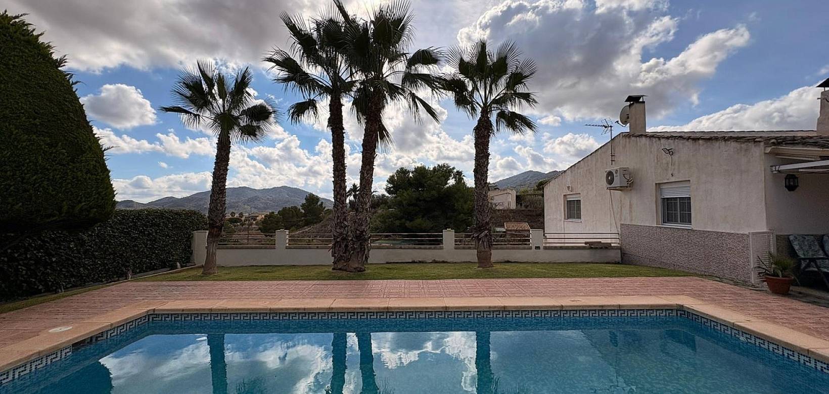 Wederverkoop - Villa -  - Monovar