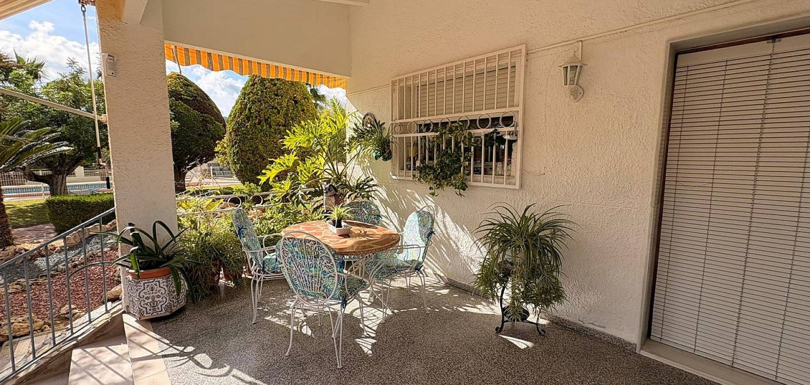 Wederverkoop - Villa -  - Monovar