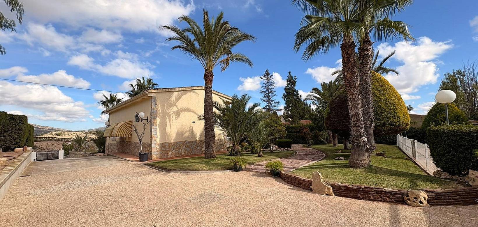 Wederverkoop - Villa -  - Monovar