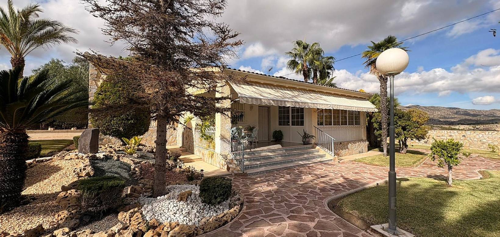 Wederverkoop - Villa -  - Monovar