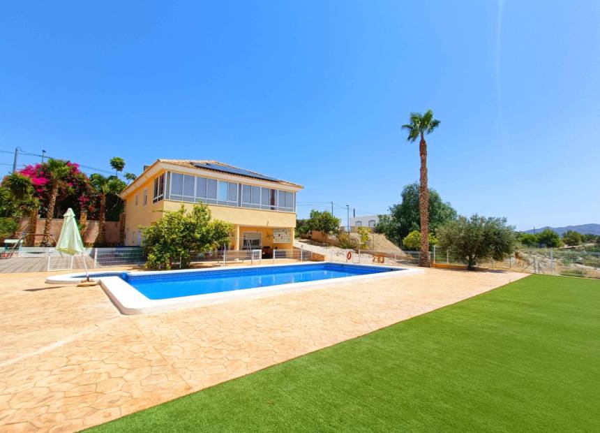 Villa à vendre avec appartement d’invités à Salado Alto, Abanilla – 5 chambres, piscine et vues sur les montagnes