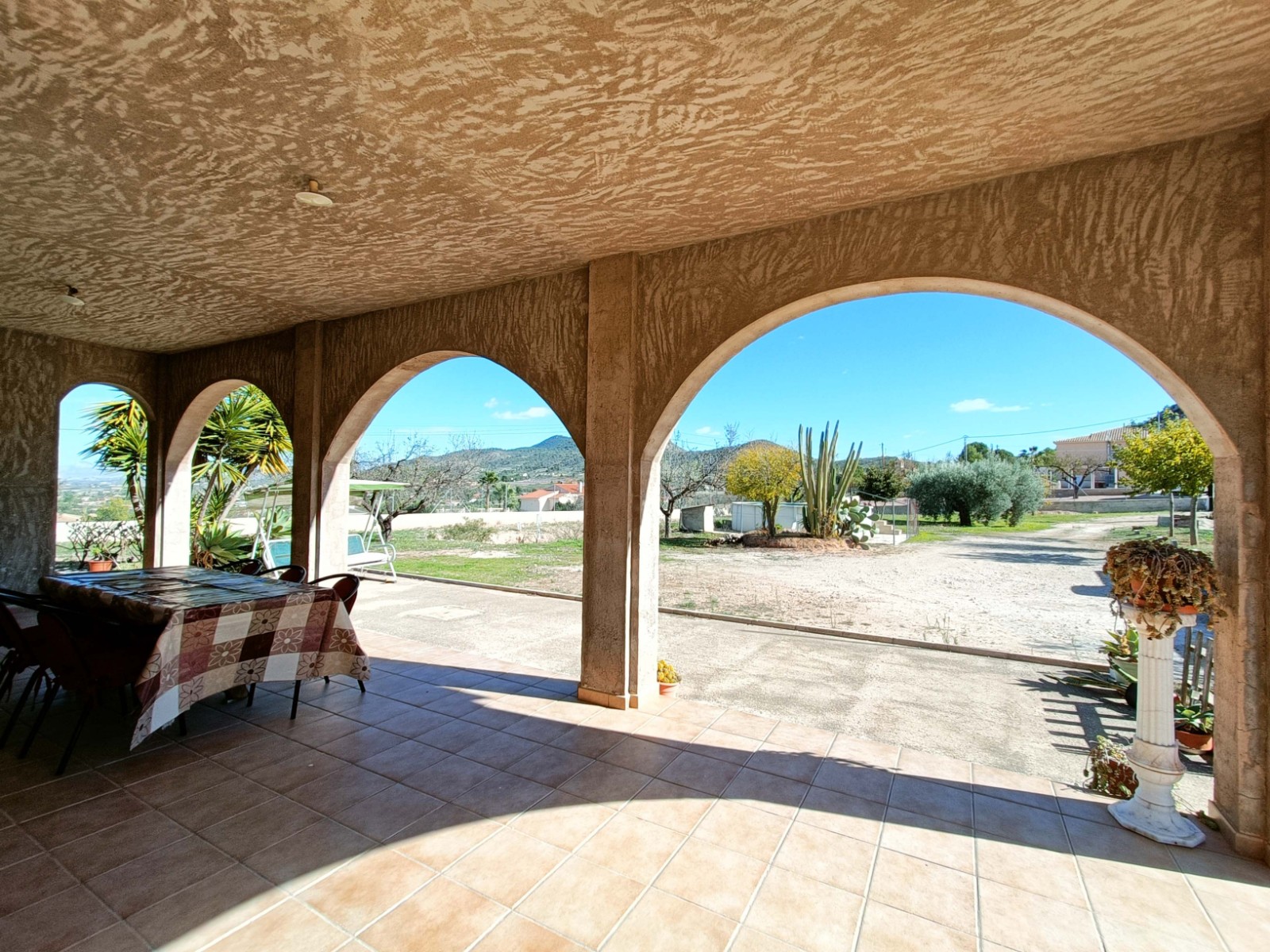 Vrijstaande villa te koop in Hondón de los Frailes