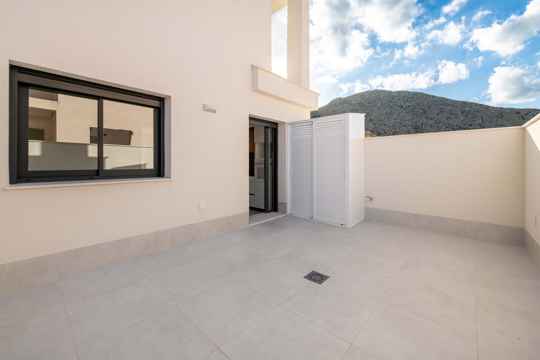 New Build Townhouse with 3 Bedrooms in Cox, Alicante with Pool