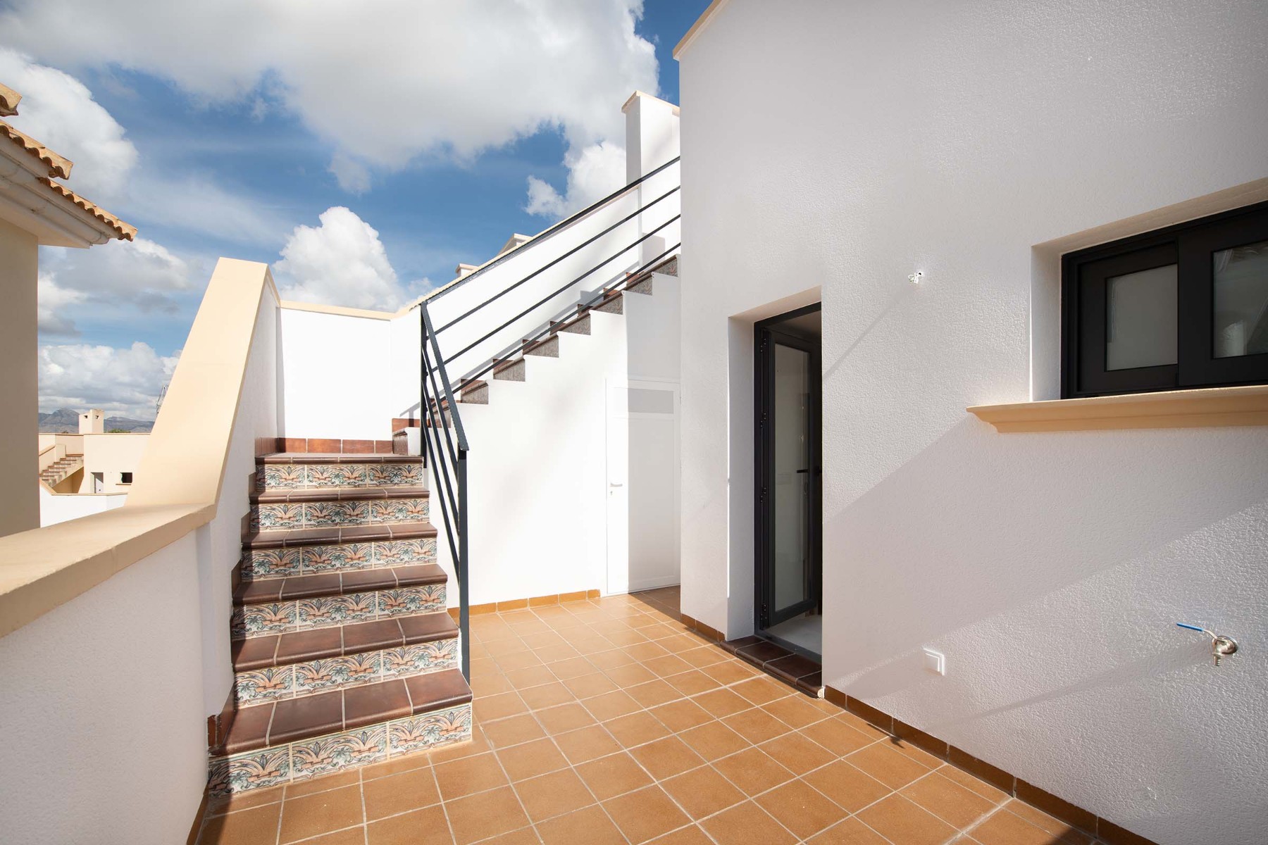 New Build Townhouse 3 Bedrooms Cox with Communal Pool