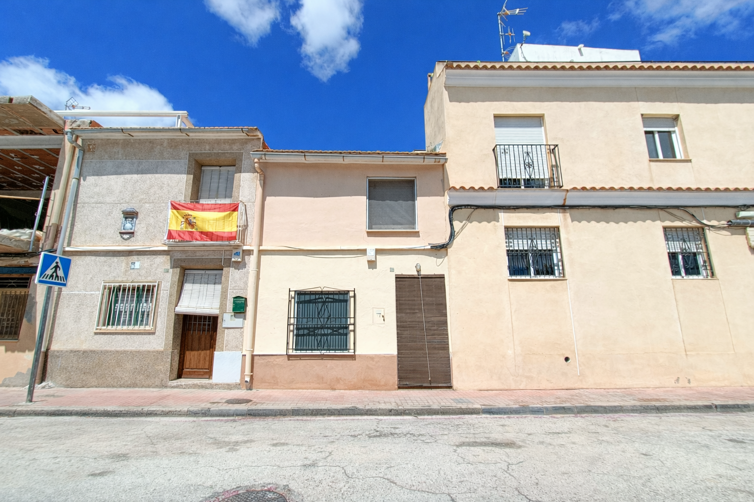 Townhouse with 4 Bedrooms in Hondón de los Frailes and Roof Terrace