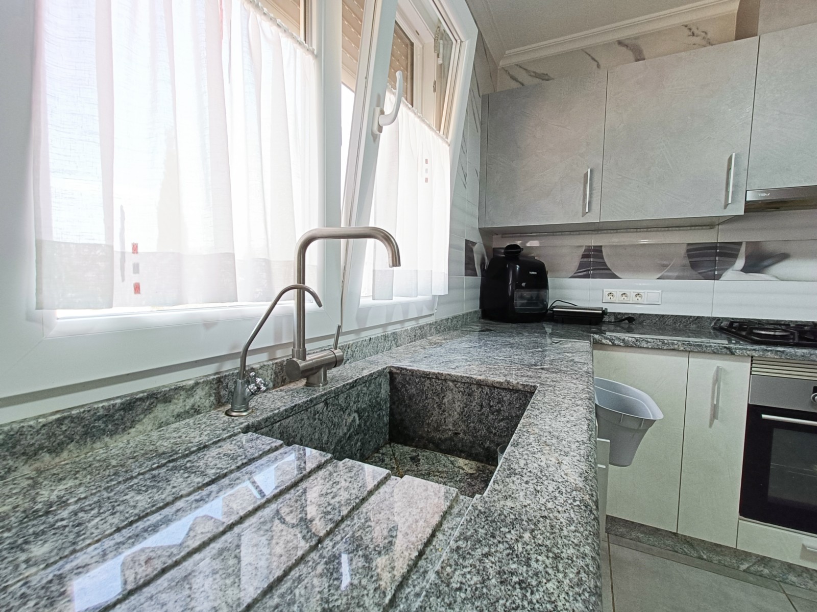 Villa, 4 Beds, Pinoso, Alicante with Large Private Plot