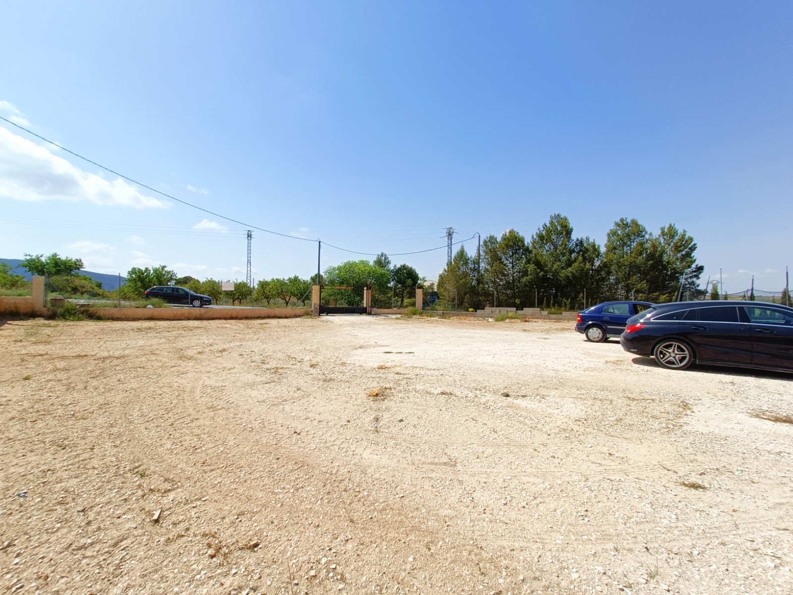 Villa, 4 Beds, Pinoso, Alicante with Large Private Plot