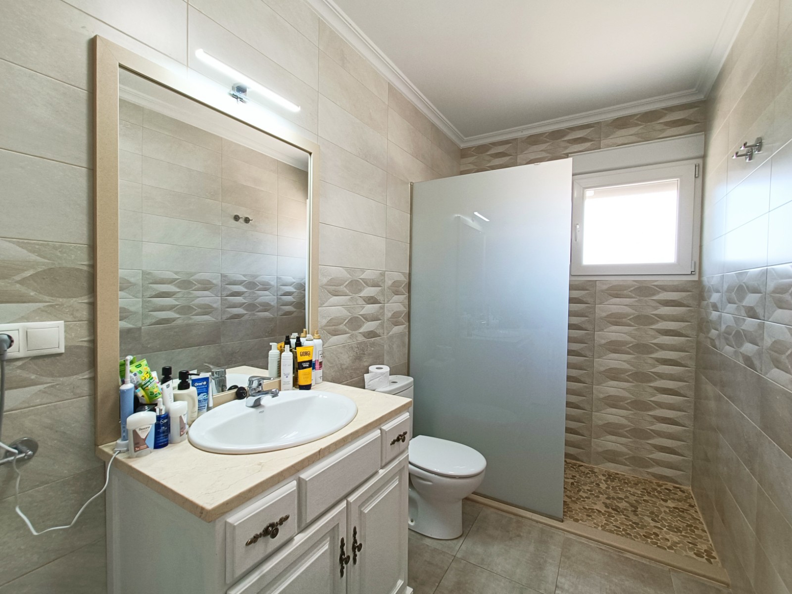 Villa, 4 Beds, Pinoso, Alicante with Large Private Plot
