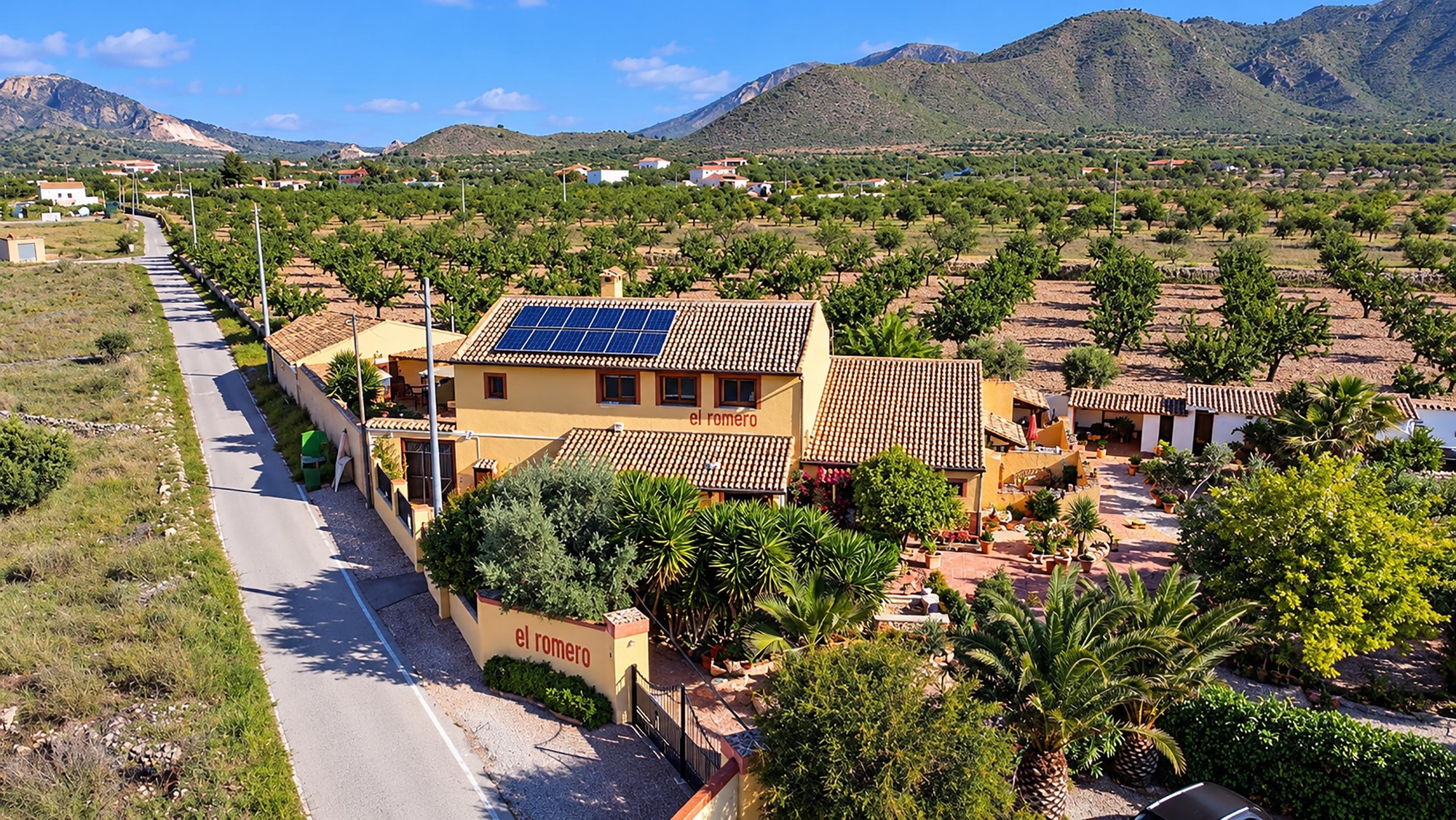 Vrijstaande villa te koop in Orihuela